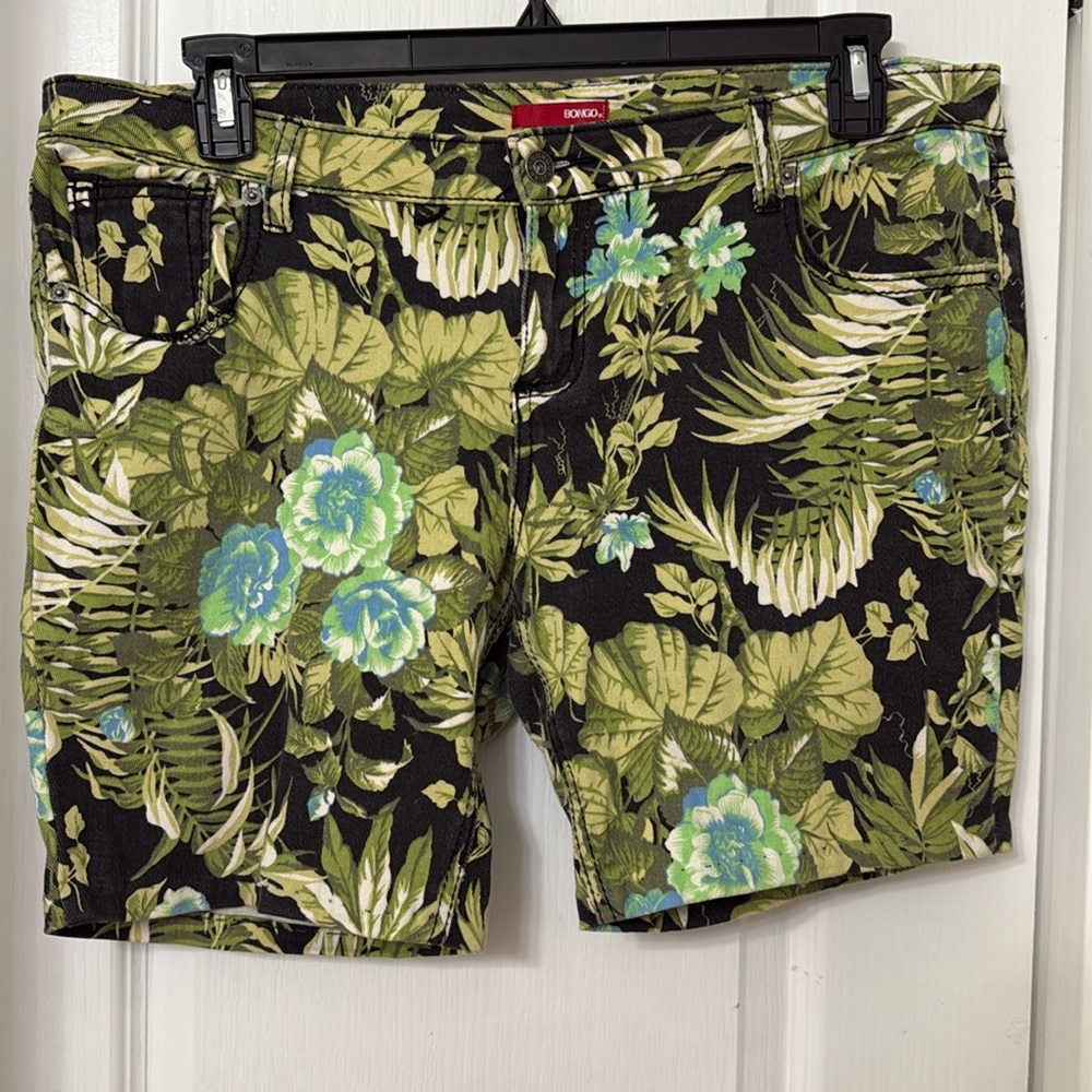 Pongo Green And Black cut off Short size 15